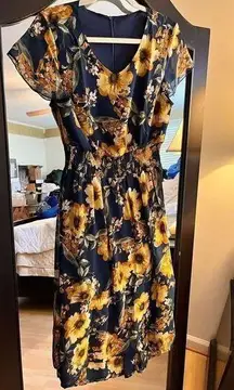 NEW Gorgeous Floral Midi Lined Ruched Waist Dress M