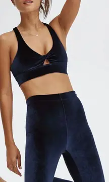 Fabletics Oasis Twist Velour Sportsbra