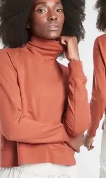 ATHLETA Nirvana Cropped Turtleneck‎