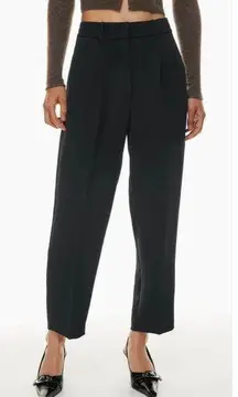 Aritzia Wilfred carrot pant in black