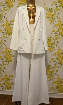 Must Have White pant Suit size M