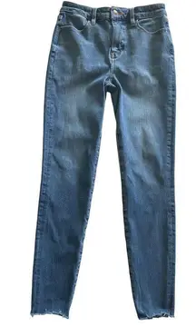 American Eagle -HIGH RISE JEGGING-SIZE 2R High rise jegging blue jeans, has stretch, size 2R, excellent condition  Measurements: Waist: side to side 14 inches  Rise: 9 inches  Inseam: 26 1/2 inches