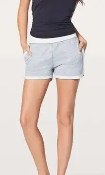 LULULEMON Cool & Collected Shorts 2.5” in‎ Heathered Space Dyed Nimbus