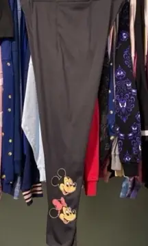Disney parks Mickey and Minnie Mouse leggings with pockets M