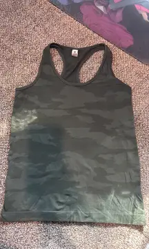 90 degree green camo tank