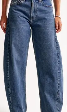 Abercrombie & Fitch Curve Love Mid Rise Denim Barrel Jeans Blue Women's 28 Short