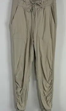 Lululemon Dance Studio Lined Joggers in Trench Size 4