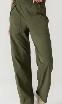 Athleta Trekkie Ripstop High Rise Parachute Pants 10P Olive Green Nylon Stretch