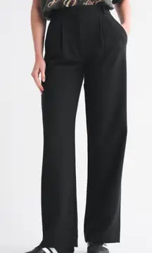 Abercrombie & Fitch Black Pleated Straight Leg Trousers Dress Pants Women size 2