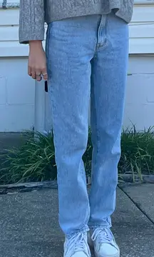 Mid wash denim Levi’s low pros straight jeans