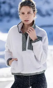 Vuori Cozy Sherpa Popover Women's Sherpa Pullover in Dune Large Fall Winter Cozy