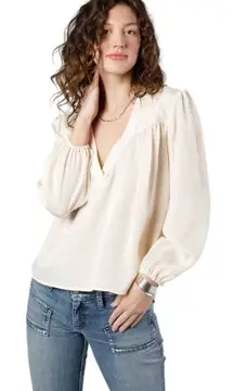 BOG Band of the Free Ivory Long Sleeve V-Neck Top‎ Medium Minimalist Chic