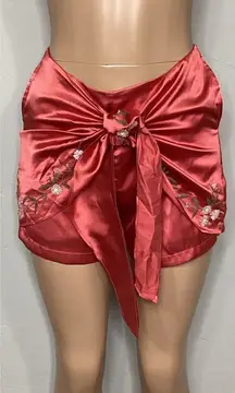 New. Willow & Clay coral embroidered shorts with tie.