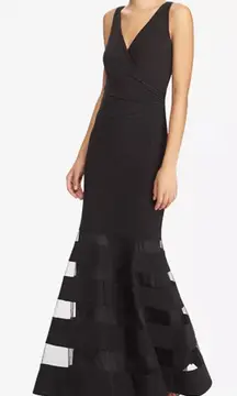 Lauren Ralph Lauren Tulle-Panel Sleeveless Jersey Gown In Black. Size 12