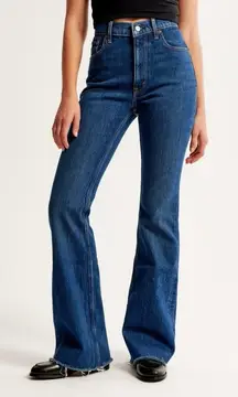 Abercrombie Curve Love Vintage Flare High Rise Jeans Size 32/14 Short Raw Hem