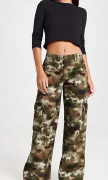 NWOT Levi’s Premium Wide Leg Relaxed Baggy Green Camouflage Cargo Pants 24