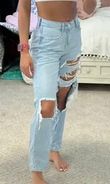 Light Wash Ripped Jeans