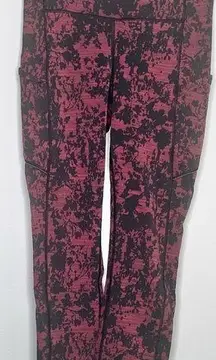Lululemon Speed Up Crop 21” in Scatter Blossom Jacquard Garnet Black