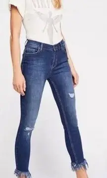 FREE PEOPLE Great Heights Frayed Skinny Jean Size 27 Revolve Stretch Denim