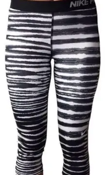 💜Nike Pro Capri Leggings Woman’s Zebra Stripped Dri Fit Athletic Pants, Size S