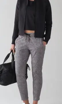 Lululemon On The Fly Pant
Sea Spray Alpine White Dark Chrome Size 8 Jogger