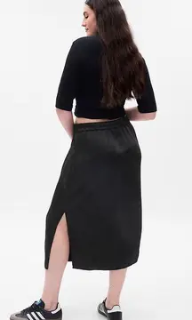 Satin Pull On Side Slit Elastic Waist Midi Skirt Black Neutral Minimal