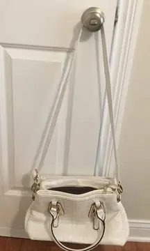 White purse 