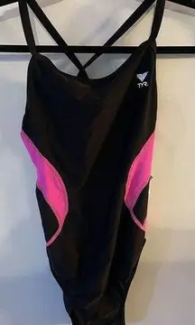 TYR Women's Standard Alliance Diamond Back Xtralife Swimsuit Black/Pink Sz. 36M