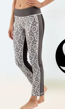 Lululemon Compass Pants Women's 6 Gray Black Athletic Legging Yoga