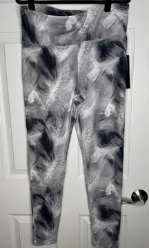 MONO B‎ NWT Gray White Feather Print Athletic Leggings Full Length Pockets 1XL