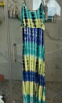 The Great Super cute. Flowy. Double lined maxi dress.  colors for summer