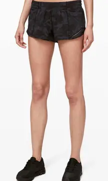 Lululemon Size 8 Hotty Hot Short II, 2.5"
Incognito Camo