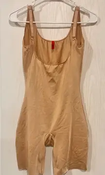 Like New SPANX Nude Shapewear Bodysuit