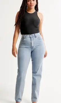 High Waisted Jeans