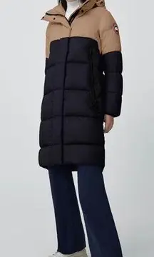 Canada Goose Regeneration Byward Parka in Sandstone and Navy