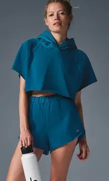 ALO Yoga NWT In The Air Short Sleeve Cropped Hoodie Eclipse Blue Size M