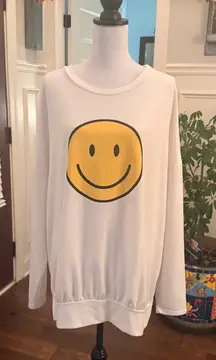 Fantastic Fawn EUC Oversized Smiley Face Lightweight Sweatshirt