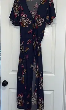 ✨Re:named Gray Floral Maxi Wrap Dress with Flutter Sleeves