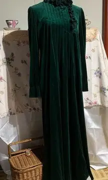 Unique Vintage Green Velour Dressing Gown