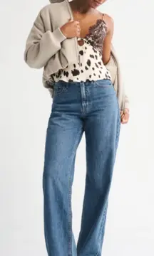 Abercrombie Curve Love High Rise Loose Jean Sz 25R Medium Dark Wash Drapey Rigid