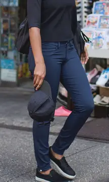 Lululemon Everyday Pant Inkwell Navy Blue Hiking Travel Work Vintage Size 6