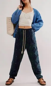 NWT Free People Dr. Collectors Pleated Easy Quilted Jeans - indigo blue - Small