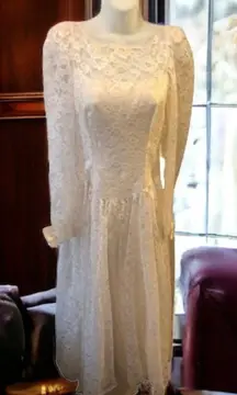 VTG 80’s Ivory Sheer Lace Wedding Gown Sz. 9/10 Puff Long Sleeve Bow Low Back
