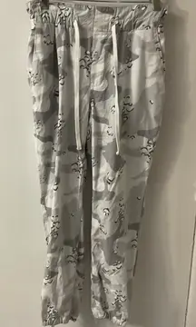 Hollister Gray/White Camo Print Pants Joggers Ultra High Rise S Boho Streetwear