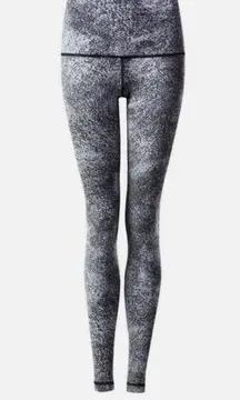 Lululemon Wunder Under High Rise Luon Spray Jacquard White size 4 EUC