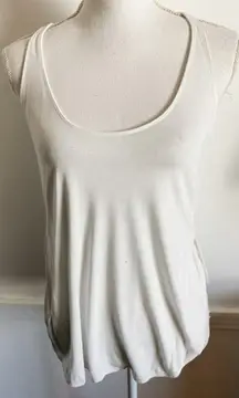 Wilfred • White Scoop Neck Tank Top