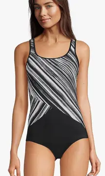 Lands' End Women's Plus Size DD-Cup Chlorine Resistant Scoop Neck Soft Cup Tugless Sporty One Piece Swimsuit