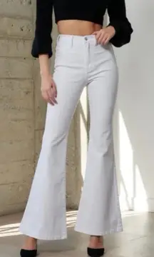Vibrant miu white flare jeans size 5 M.I.U