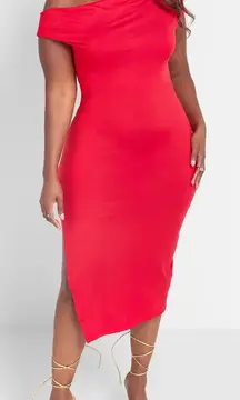Rebdolls MAEVE OVER THE SHOULDER BODYCON
MAXI DRESS 3X