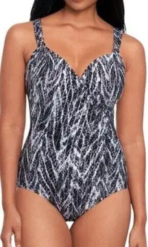 MiracleSuit  Metallic Silver Chevron Python Siren OnePiece Swimsuit Size 8 NWT